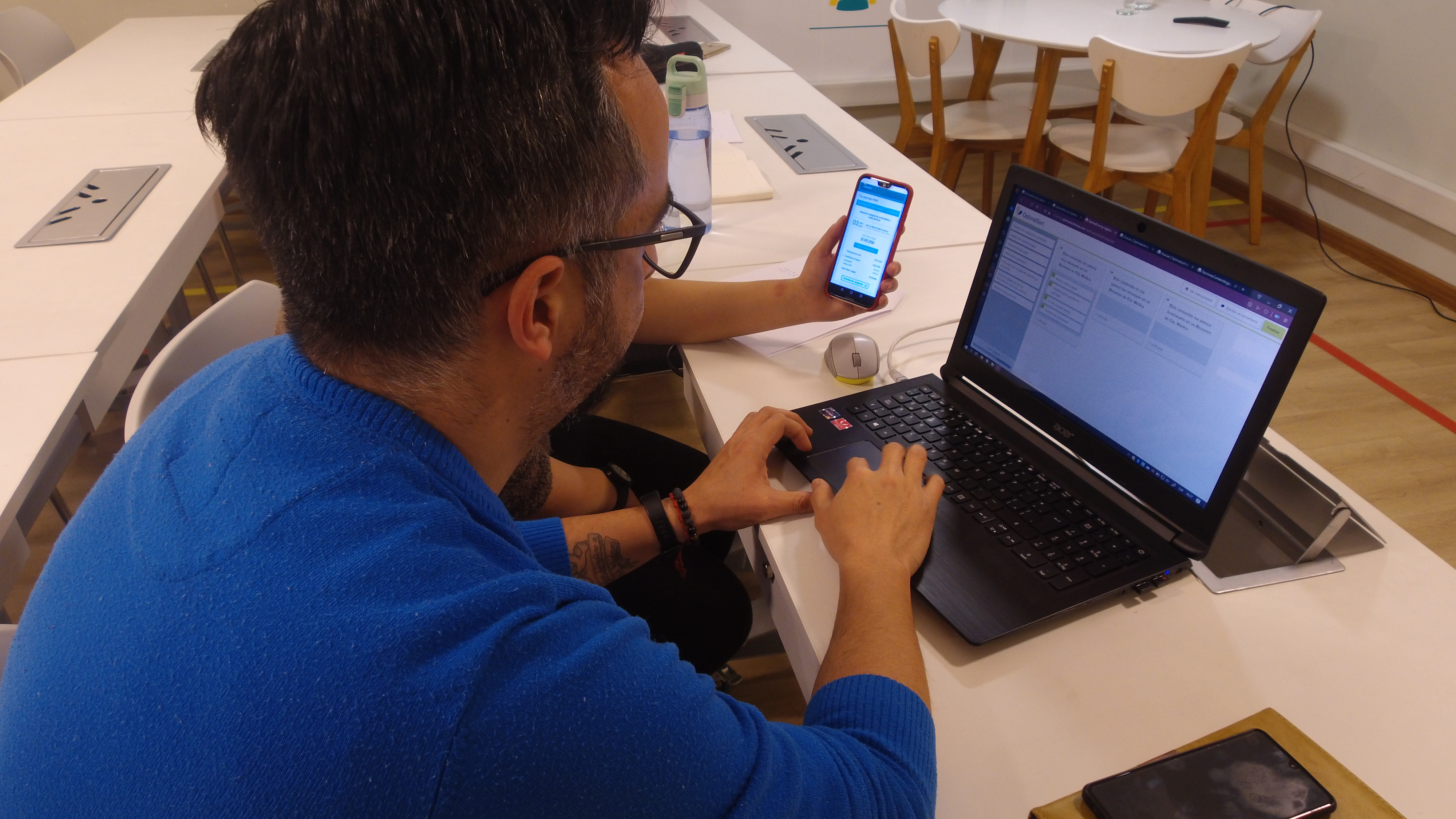 Free HTML5 Template by FreeHTML5.co