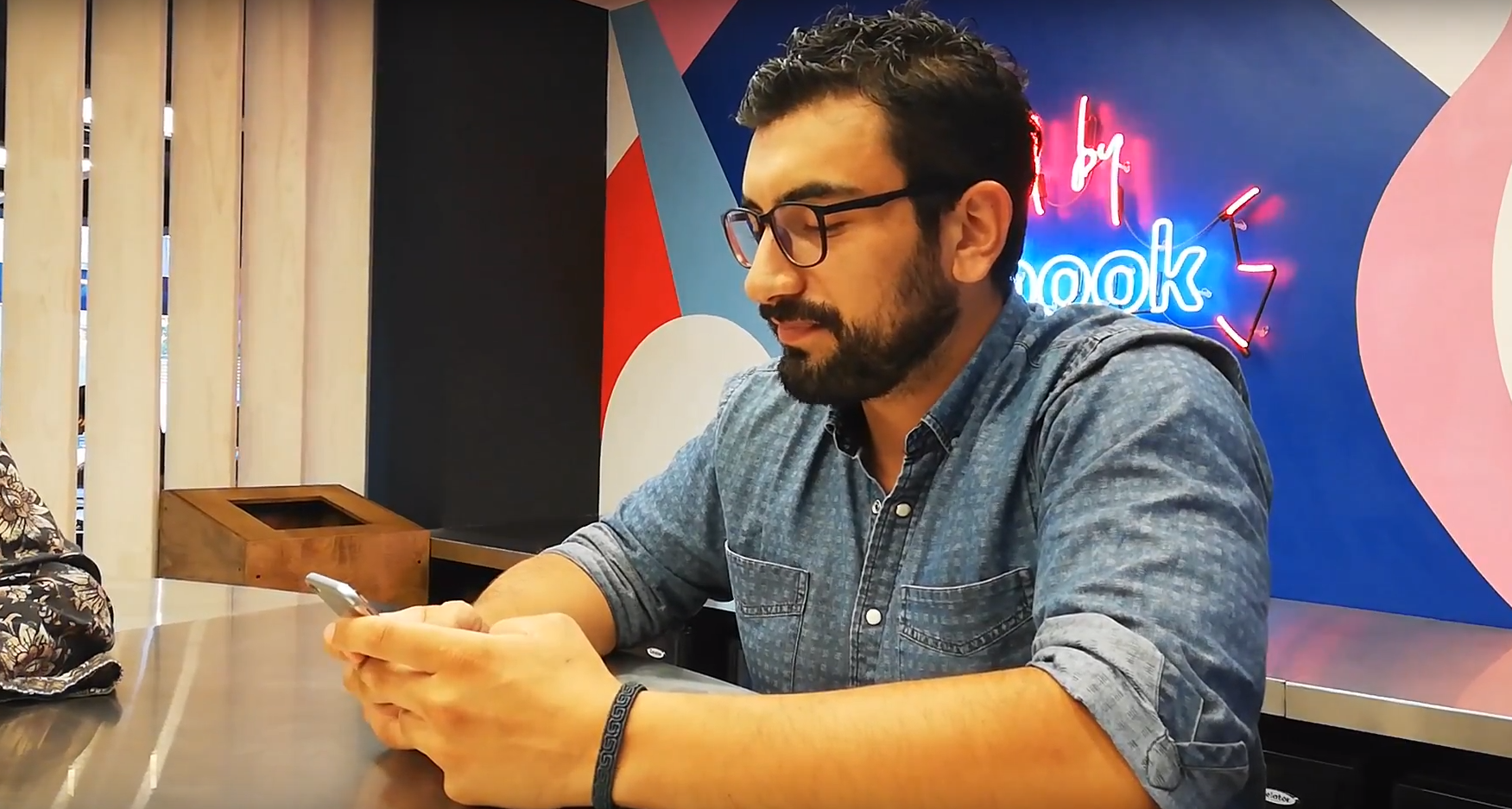 Free HTML5 Template by FreeHTML5.co